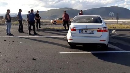 Midibüs ile otomobil çarpıştı: 5 yaralı