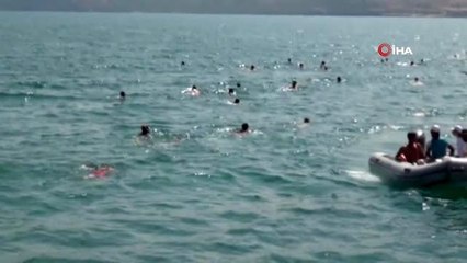 Van Gölü için gölde 5 kilometre kulaç attılar