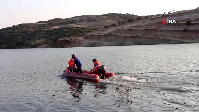 Sulama göletine giren iki kişi boğuldu