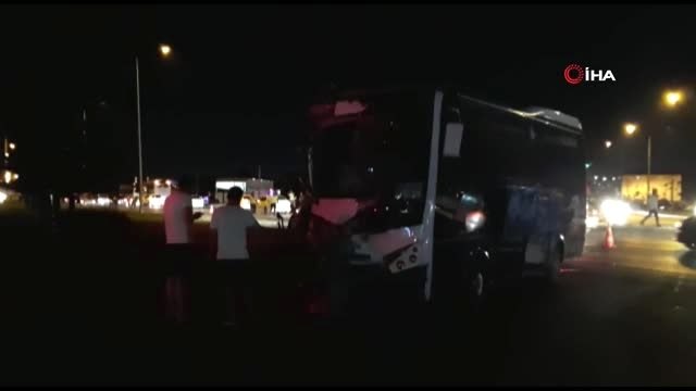 Yolcu otobüsü ile tur otobüsü kavşakta çarpıştı: 4'ü turist 13 yaralı