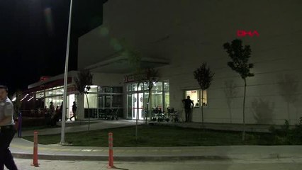 Tokat evinin önünde otururken koluna yorgun mermi isabet etti