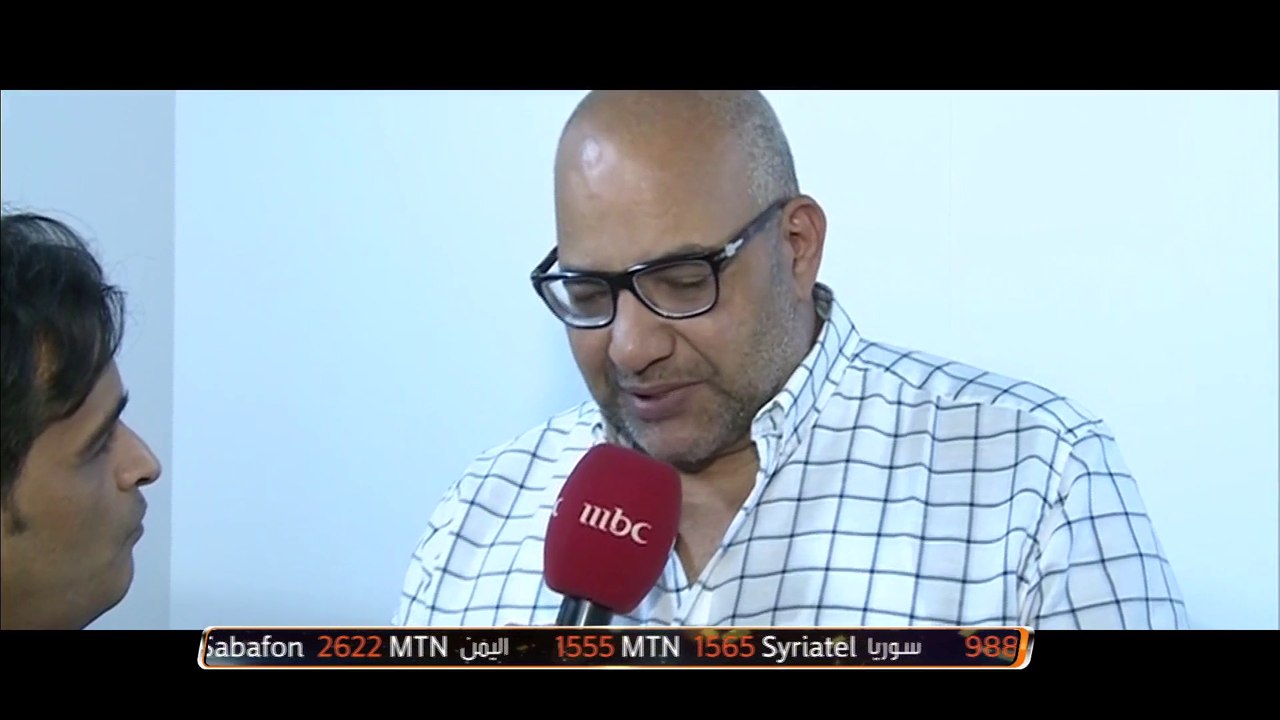 الفنان بيومي فؤاد يفاجئ الجميع بالحديث عن مهاراته الكروية في صدى الملاعب