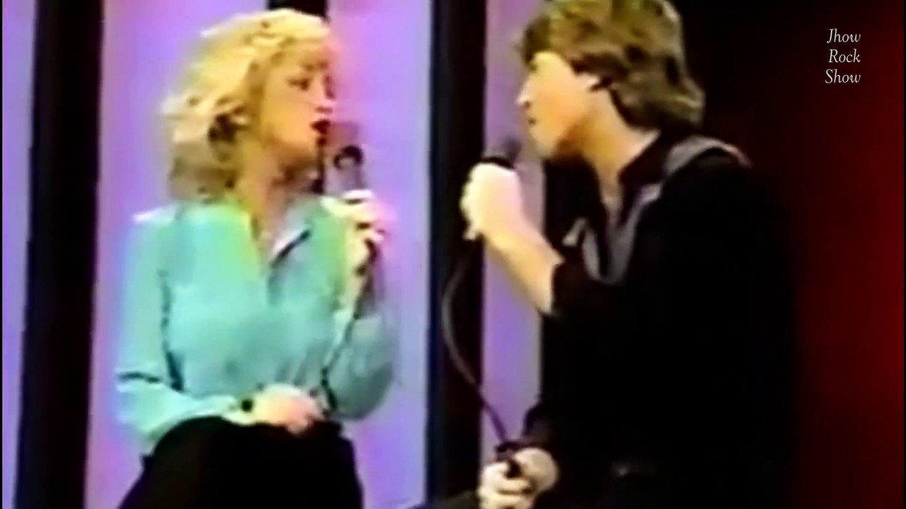 Barbara Mandrell and Andy Gibb in Live