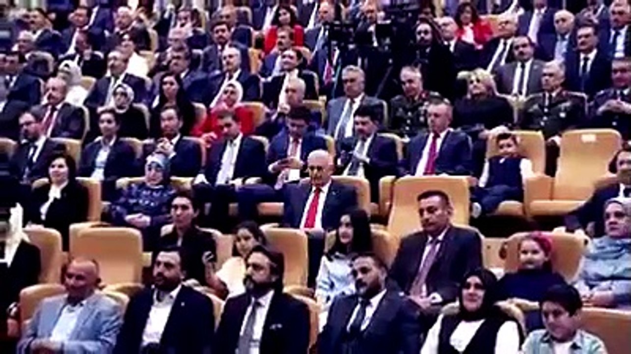 Erdoğan, A Gül'e LAF SOKTU, Yıldırım'a ŞEREF MADALYASI Taktı