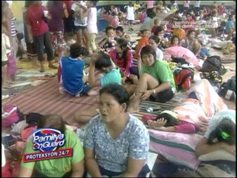 pamilyaonguard-PASAY RESIDENTS EVACUATE DUE TO FLOODS