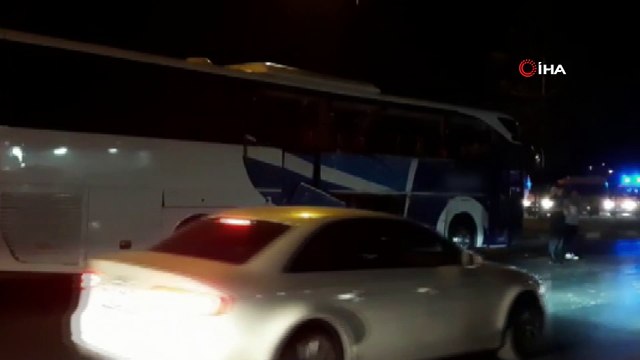 Yolcu otobüsü ile tur otobüsü kavşakta çarpıştı: 4'ü turist 13 yaralı