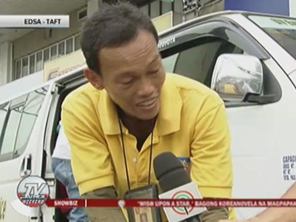 MMDA declogs drainage systems after floods