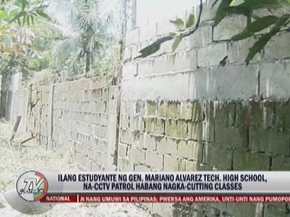 WATCH: Students climb wall to cut class