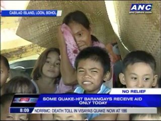 Descargar video: Some quake victims still waiting for aid