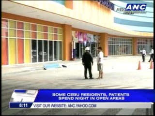 After quake, Cebu patients spend night outdoors