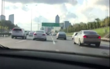 Lüks otomobillerin "makas" yarışı kamerada