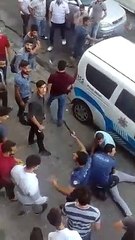 Baba ve iki çocuğu darp edilerek gözaltına alındı