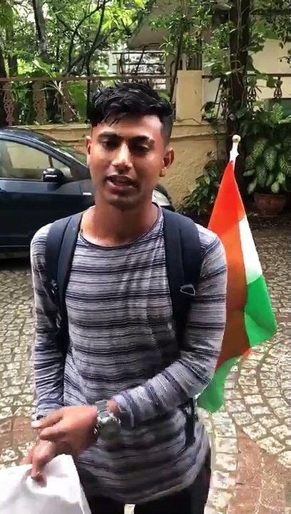 This fan of Akshay Kumar walked over 900 kms all the way from Dwarka to Mumbai to meet the superstar