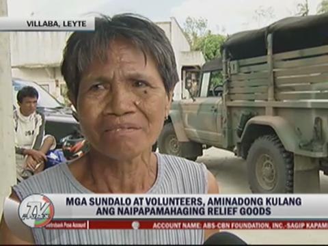 Soldiers give own food to 'Yolanda' survivors
