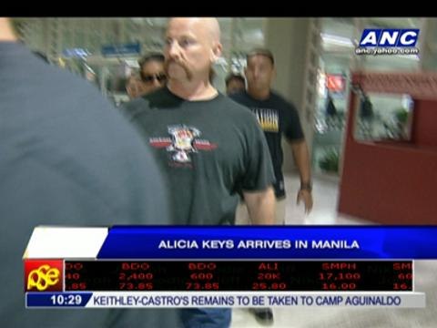 Alicia Keys arrives in Manila