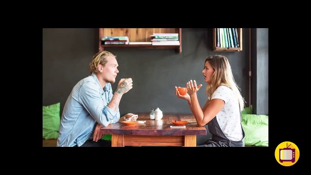 বন্ধু ও বয়ফ্রেন্ড, দু'জনকেই সময় দিতে হবে। দরকার পরলে নিজেকে একটু পাল্টে নিতে হবে যাতে কেউ ই দুঃখ না পায়।