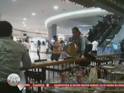 PNoy, Roxas rush to SM mall robbery scene