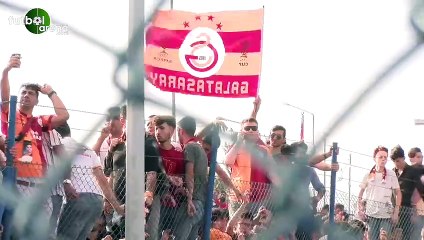 Galatasaray taraftarı: "Ramazan'den beri Falcao'yu bekliyoruz. Açık baba forvete açız!"