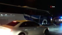 Antalya'da Trafik Kazası! Otobüs ile Tur Otobüsü Çarpıştı: 13 Yaralı