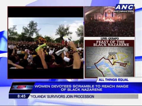 Women fight human crush at Black Nazarene