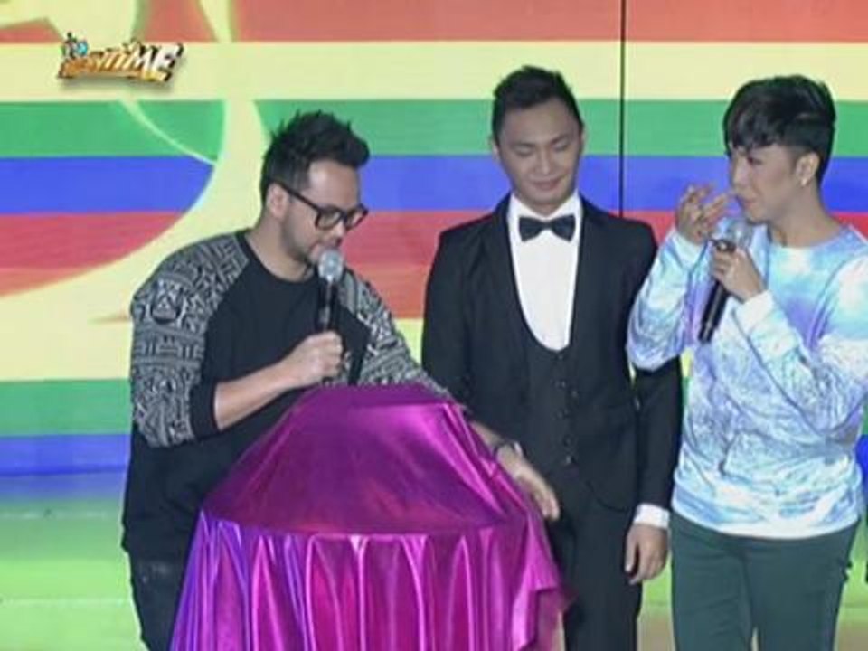 Billy Crawford grilled on Coleen on 'Showtime'