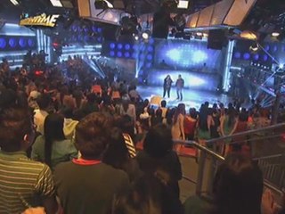 Mitoy, Janice rock 'Showtime' with Aegis medley
