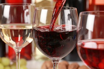 Boire du vin rouge serait bon pour nos intestins