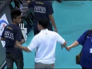 WATCH: Controversial call that led to La Salle's loss