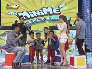 Video herunterladen: WATCH: Billy, Vhong, Jhong dance off with 'MiniMes' on 'It's Showtime'