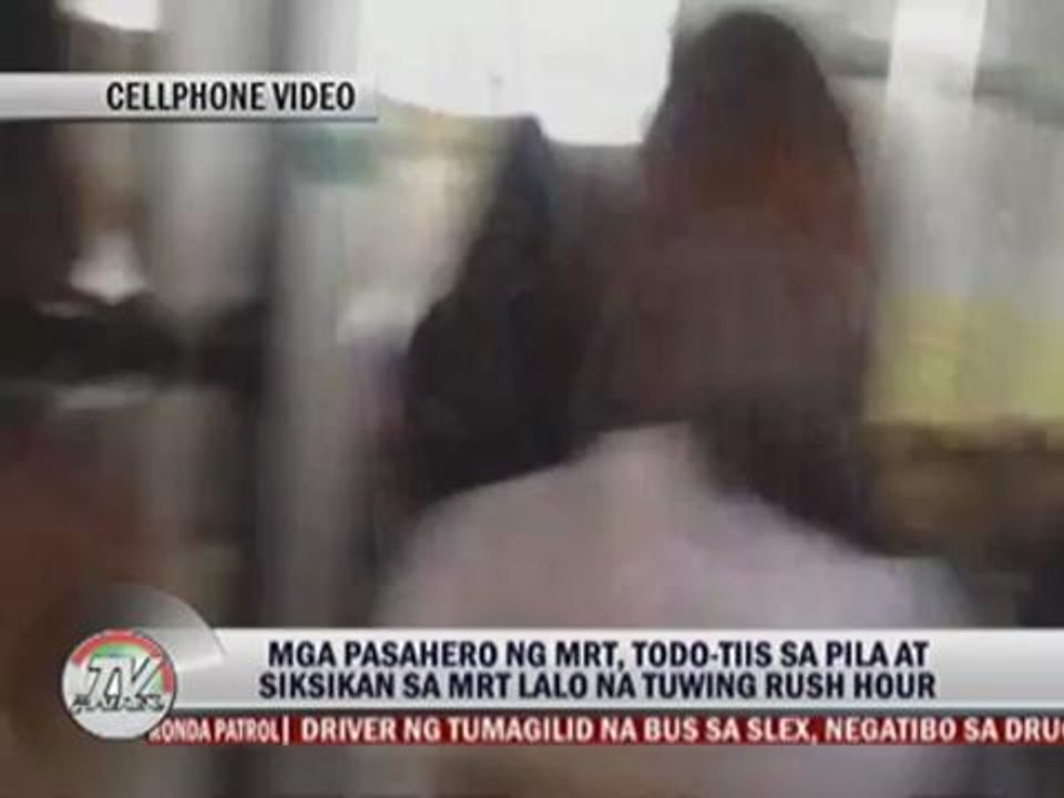 MRT passengers endure hardship