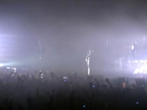 Korn Faget , bagpipes , helmet in the bush