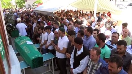 Pikniğe gittikleri nehirde boğulan anne ve kızı toprağa verildi