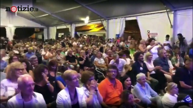 Bagno di folla per Salvini: dal pubblico gridano Al voto | Notizie.it