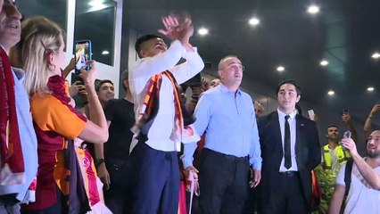 Una espectacular bienvenida para Falcao en Turquía