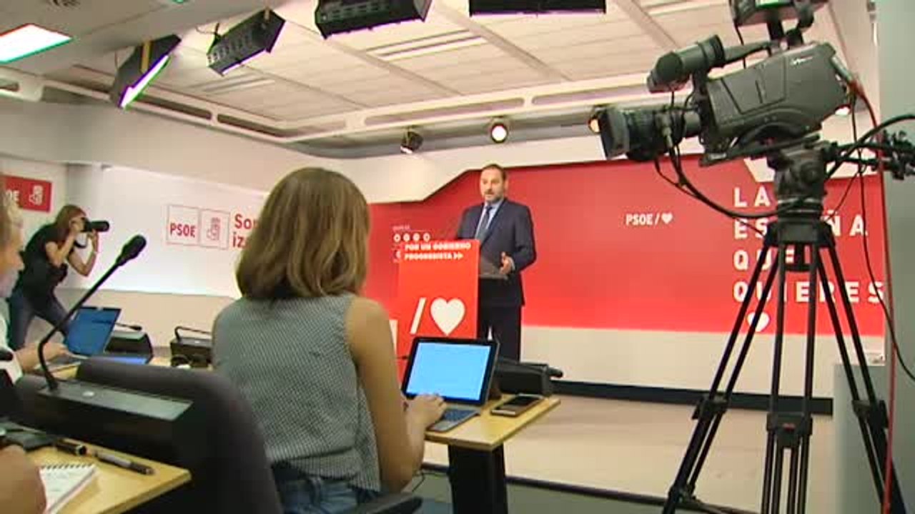 Ábalos culpa a los "perdedores"que no "aceptan el resultado electoral" del bloqueo político