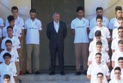 العاهل الأردني الملك عبد الله الثاني يُشارك الطلاب طابور الصباح بأول يوم دراسي