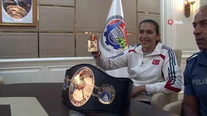 Milli Boksör Güneri: 'Hep şampiyonluk, hep İstiklal Marşı hedefim var'