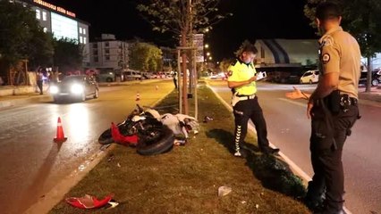 Motosiklet yayaya çarptı: 1 ölü, 2 yaralı