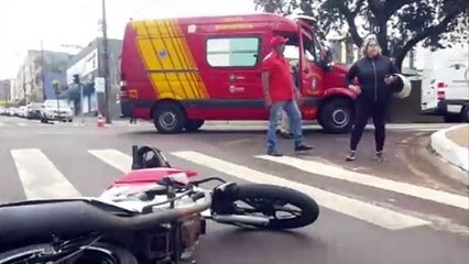 Motociclista sofre fratura após se envolvem em colisão no Centro