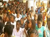 Haiti.- Distribution d'uniformes scolaires au lycée national de Pétion-Ville
