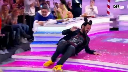 Regardez le lancement de "Touche pas à mon poste" hier soir avec des sosies, des stars et Cyril Hanouna en chanteur sur scène