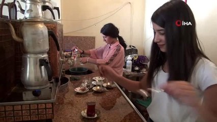 Van'da kahvelere kadın eli değdi