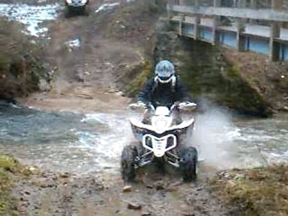 Quad passage d eau