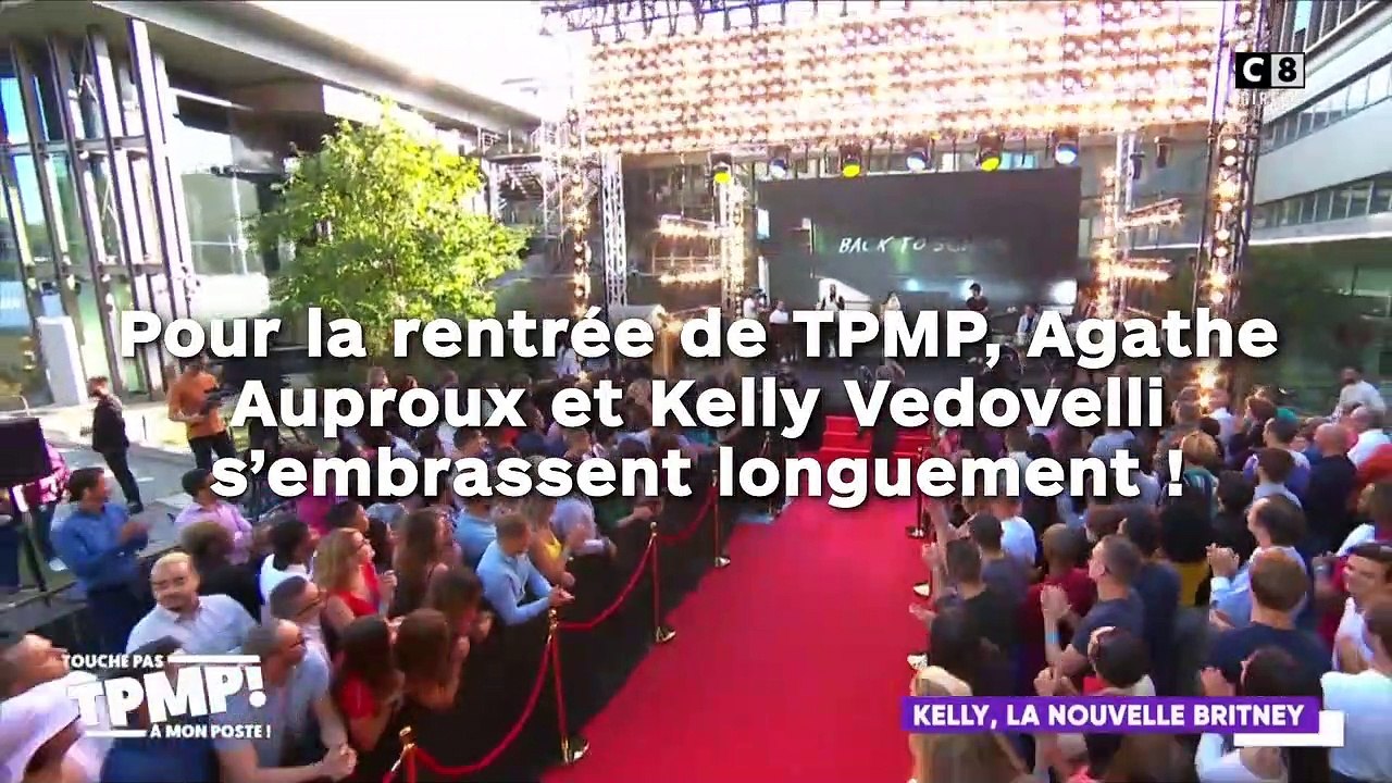 Pour la rentrée de TPMP, Agathe Auproux et Kelly Vedovelli s’embrassent longuement !