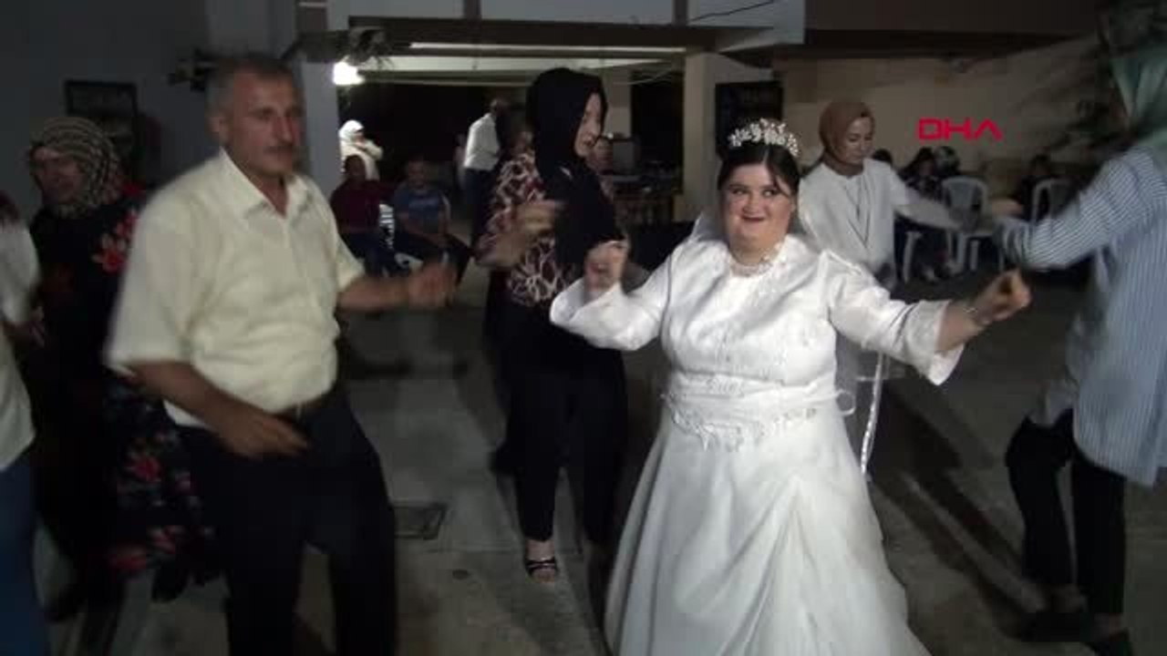 Kahramanmaraş down sendromlu esra'nın gelinlik hayali gerçek oldu,