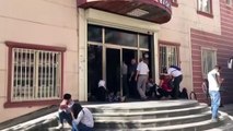 HDP'lilerce terör örgütüne katılım sağlayan çocukları için oturma eylemi başlattılar - DİYARBAKIR