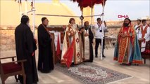 Mardin midyat'ta 5 bin süryani, mor gabriel'i andı