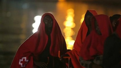 Migrantes resgatados chegam a Espanha