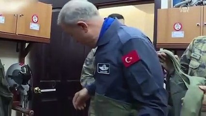 Ege semalarından mesaj gönderdi! İşte pilot koltuğuna oturan kişi
