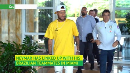 Tải video: Neymar joins Brazil teammates as a PSG player